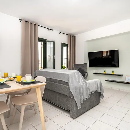 Manoli's Old Town Chania *